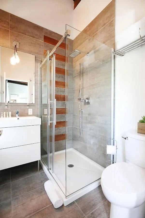 Leqube Apartments Montreal