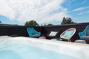 Leqube Apartments Montreal