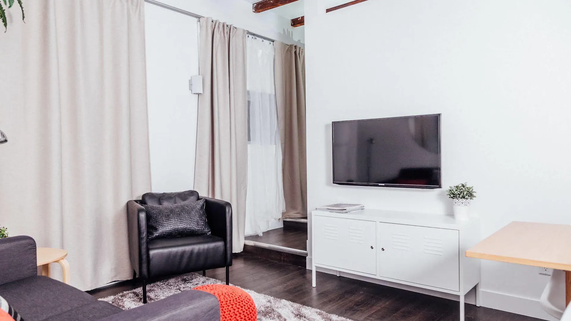 Leqube Apartments Montreal